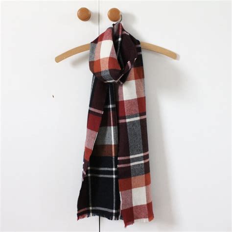 Women's Johnstons of Elgin Scarves & Wraps .